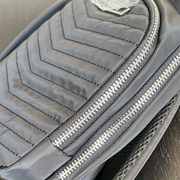 NWT STEVE MADDEN
Black BAURORA Quilted Sling Backpack With Pouch - Picture 8 of 14